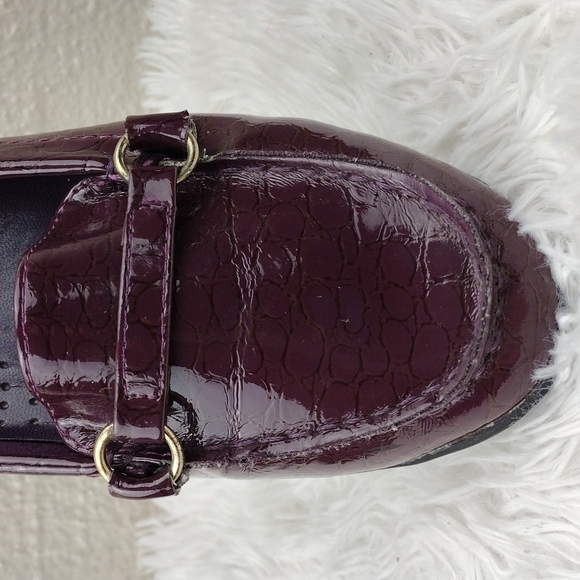 Classique Purple Lizard Faux Patent Leather Slip On Low Heel Loafer Shoe - Picture 12 of 15